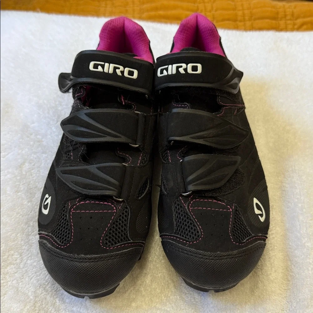 Giro Black and Pink Cycling Shoes with Velcro Straps sz 9 - Picture 1 of 5